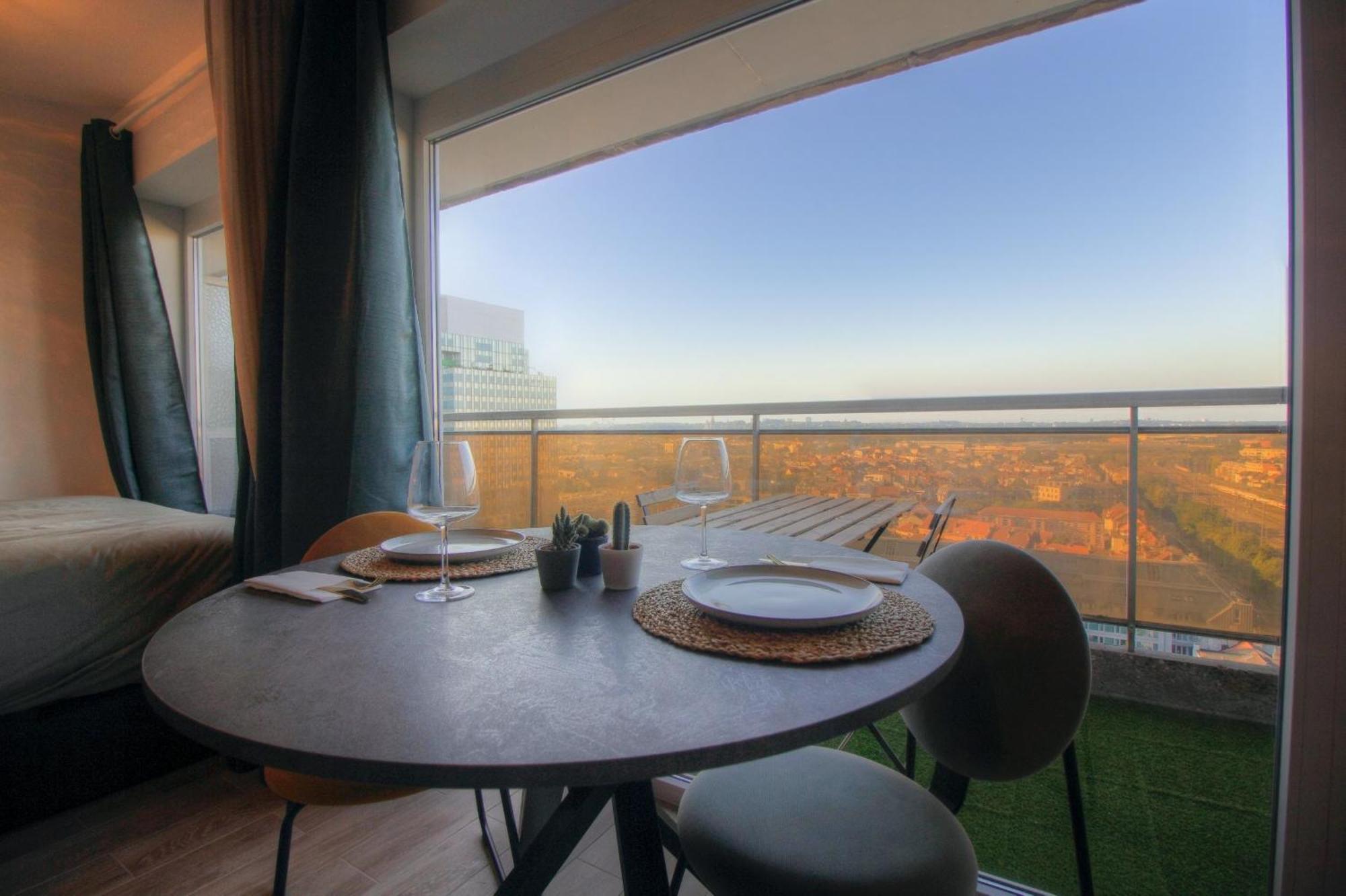 Studio Avec Vue Panoramique Et Parking Gratuit 布鲁塞尔 外观 照片